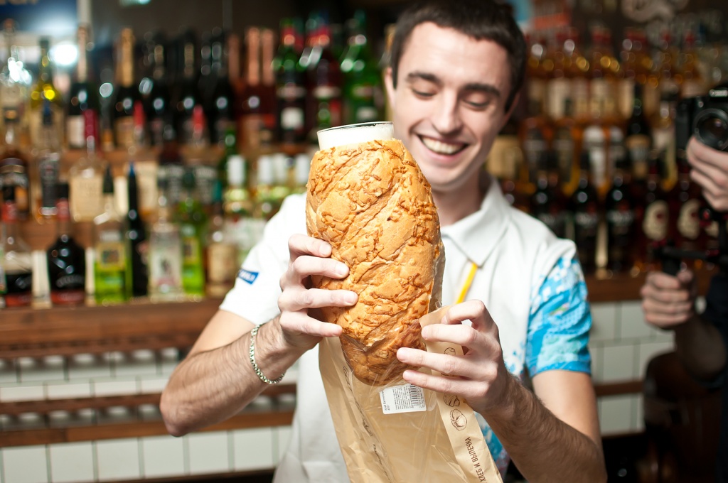 Оригинальный способ подачи пива Оригинальный способ подачи пива.jpg